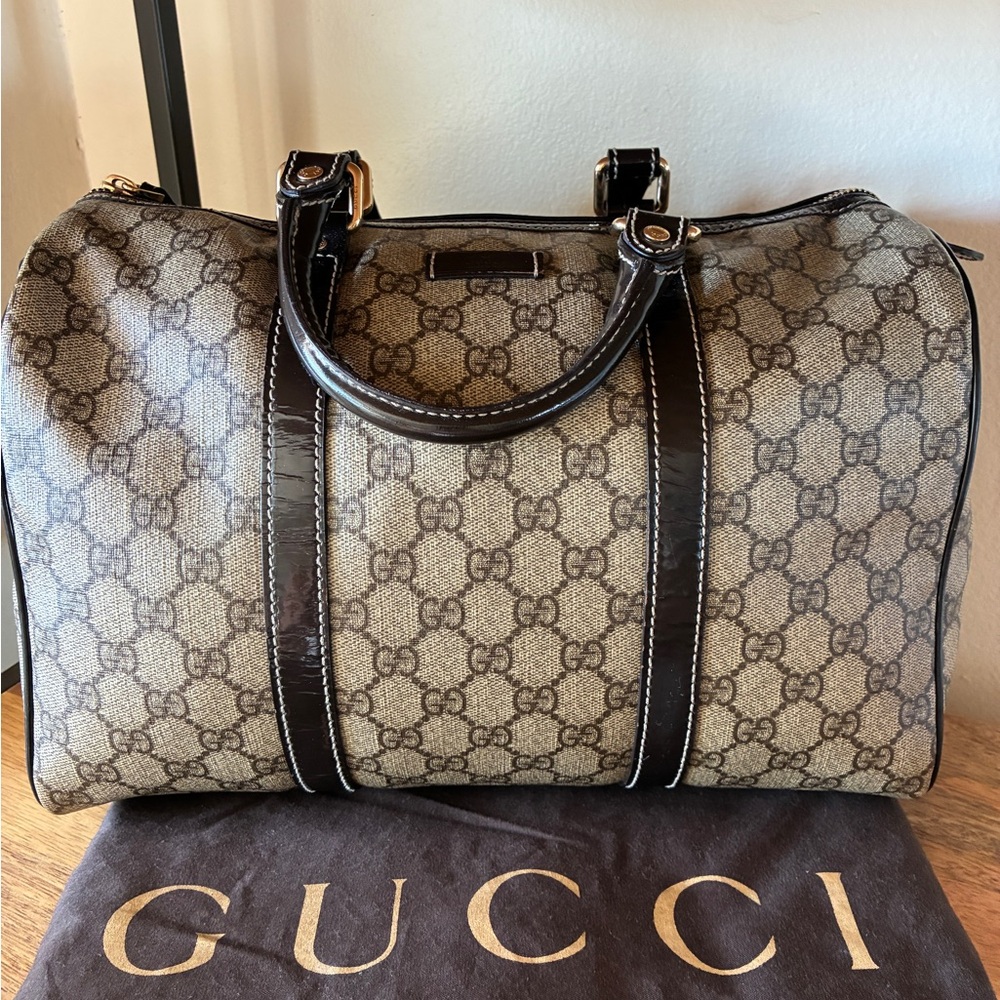 Gucci Joy Boston Bag – GG Supreme Canvas, Patent Leather Trim